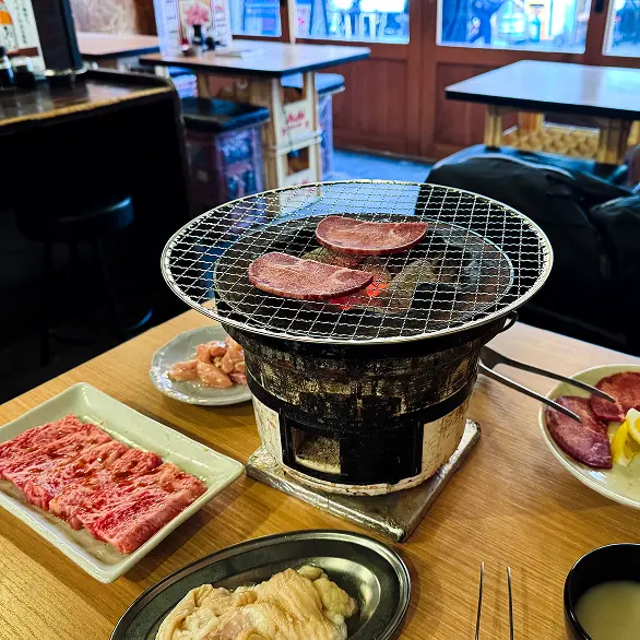 七輪で焼く焼き肉