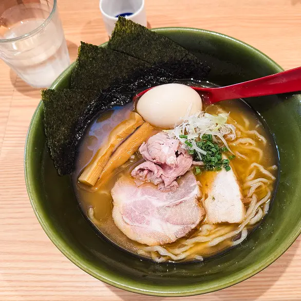 焼きあご塩らー麺 たかはしの特製焼きあご塩らー麺