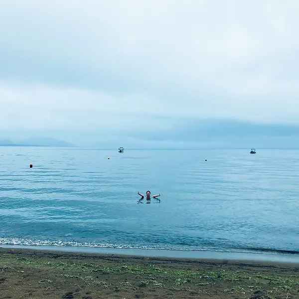 水風呂代わりにダイブする猪苗代湖