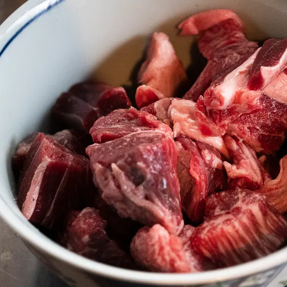 仕込み中の肉